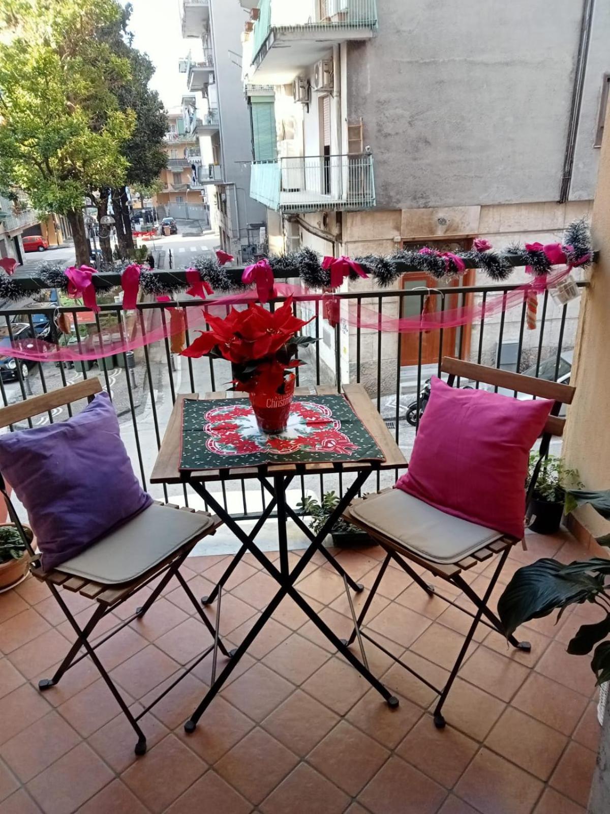 לינה וארוחת בוקר פורטיצ'י La Terrazza Di Monica & Teresa מראה חיצוני תמונה