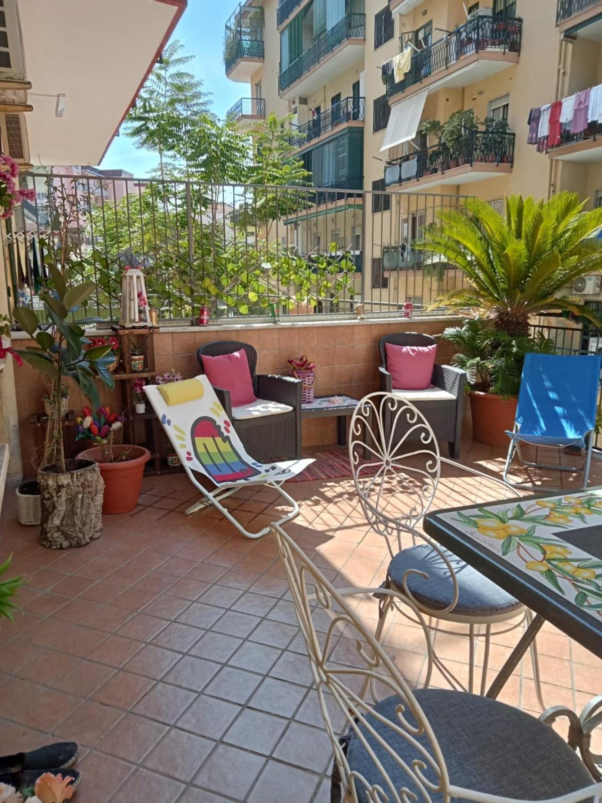לינה וארוחת בוקר פורטיצ'י La Terrazza Di Monica & Teresa מראה חיצוני תמונה