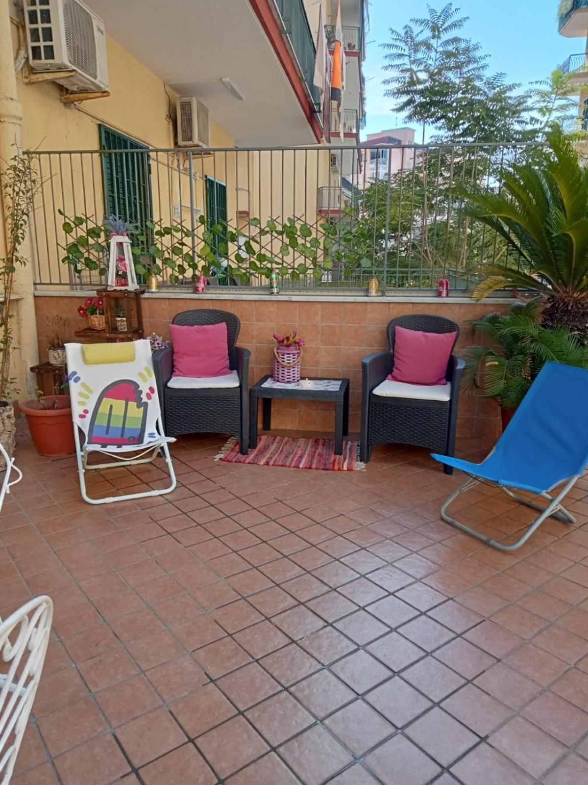 לינה וארוחת בוקר פורטיצ'י La Terrazza Di Monica & Teresa מראה חיצוני תמונה