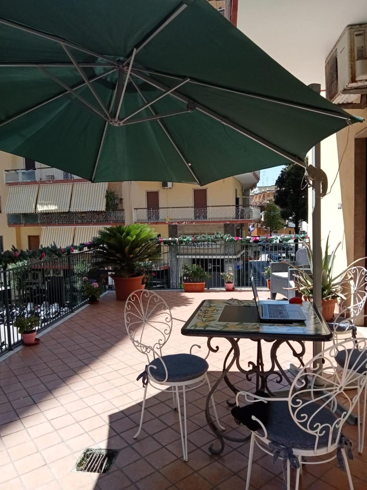 לינה וארוחת בוקר פורטיצ'י La Terrazza Di Monica & Teresa מראה חיצוני תמונה