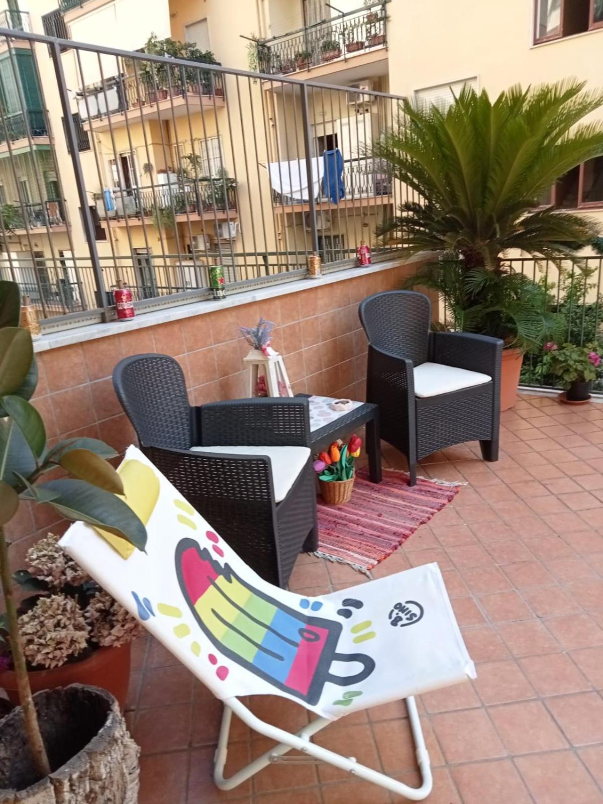 לינה וארוחת בוקר פורטיצ'י La Terrazza Di Monica & Teresa מראה חיצוני תמונה