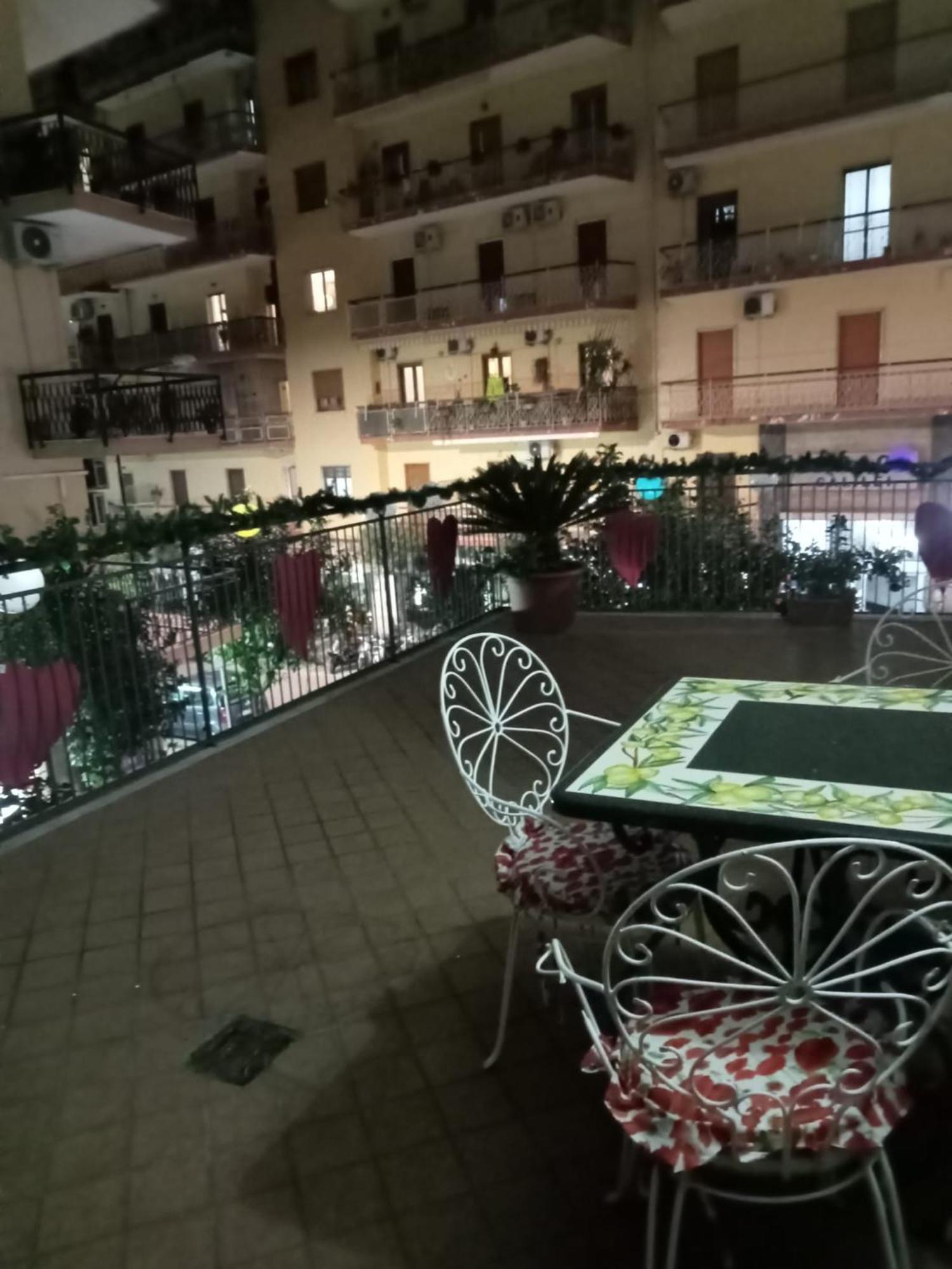 לינה וארוחת בוקר פורטיצ'י La Terrazza Di Monica & Teresa מראה חיצוני תמונה