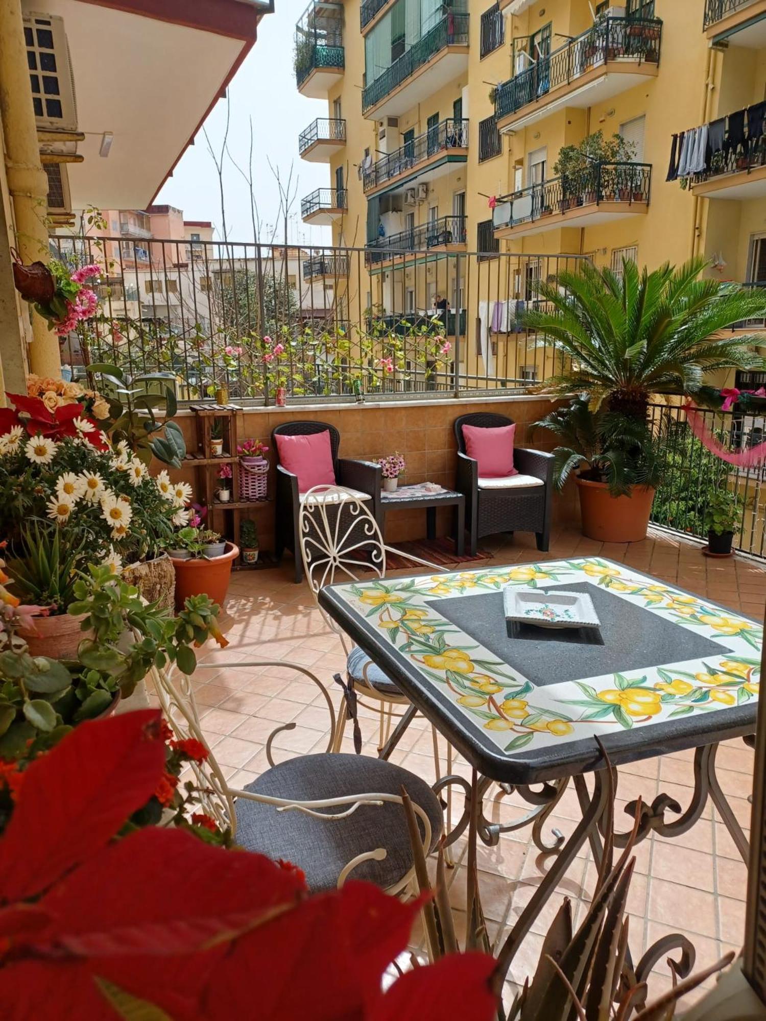 לינה וארוחת בוקר פורטיצ'י La Terrazza Di Monica & Teresa מראה חיצוני תמונה