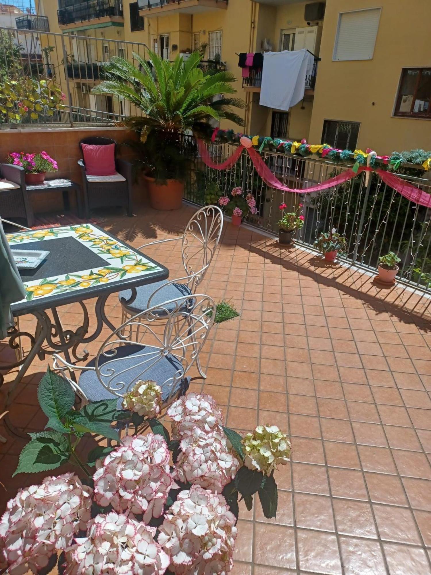 לינה וארוחת בוקר פורטיצ'י La Terrazza Di Monica & Teresa מראה חיצוני תמונה